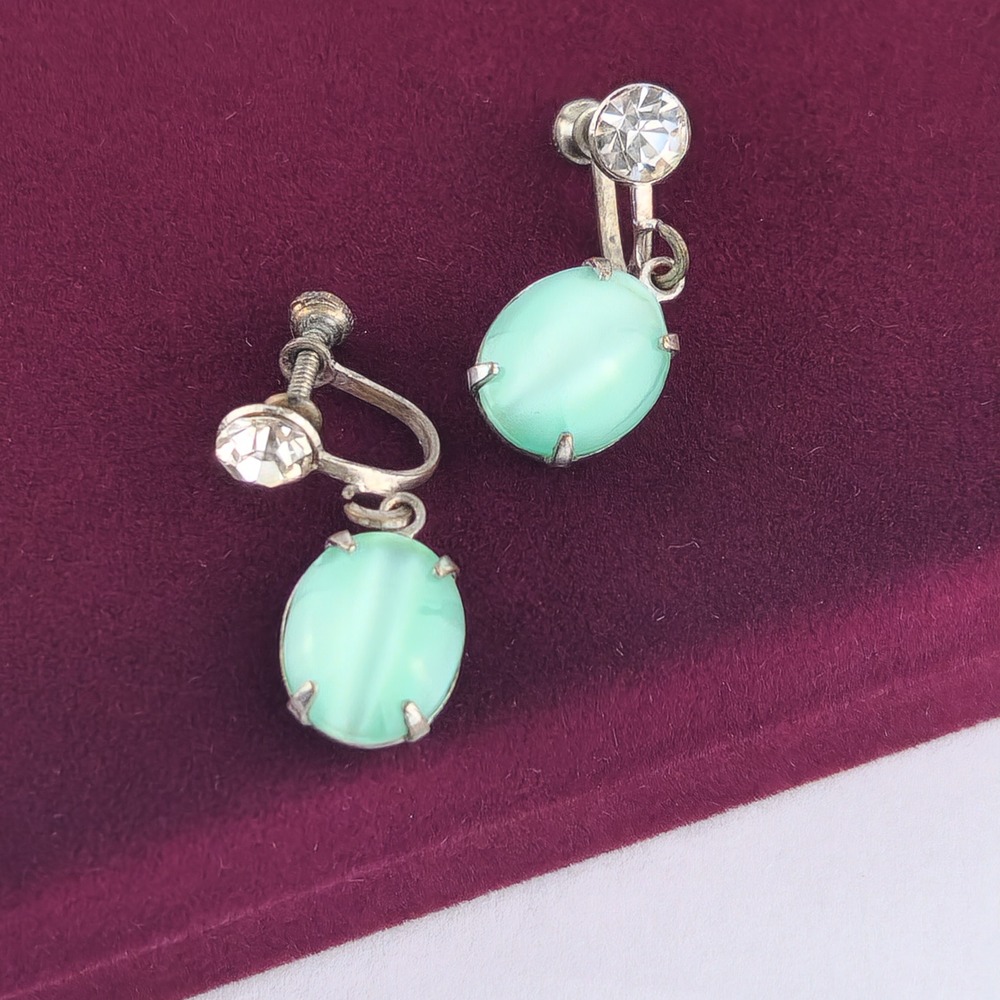 Vintage Green Cat's Eye Glass Screw Back Dangle Earrings Rhinestone Silver Tone